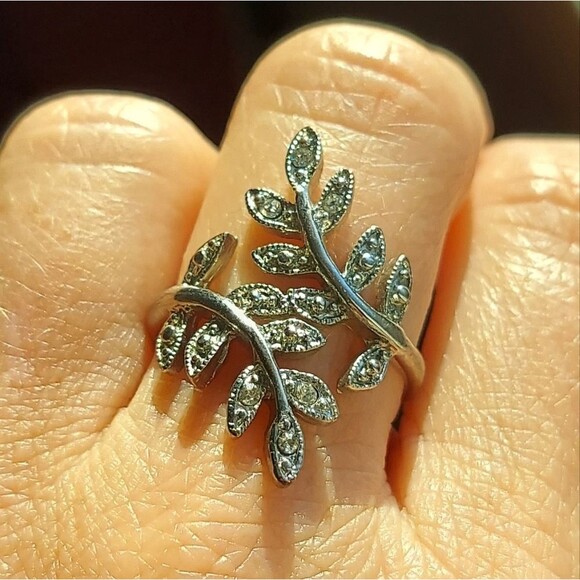 Vintage Art Deco Leaf Filigree Ring Size 8 - Picture 2 of 14